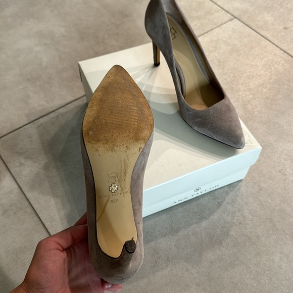 Greyish suede heels - Picture 5 of 5